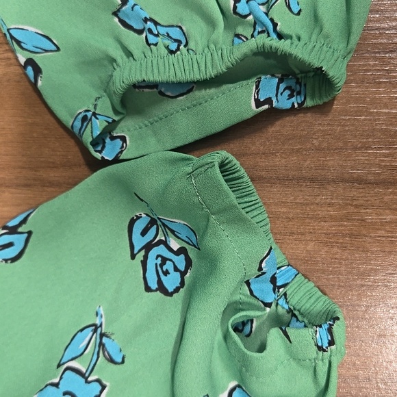 Cabi-5891 "Go-To" Top Floral Button Down-Size (oversized)Small - Picture 8 of 16